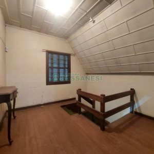 Casa Comercial com 600m², 5 dormitórios, no bairro Rio Branco em Caxias do Sul para Comprar