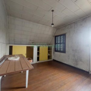 Casa Comercial com 600m², 5 dormitórios, no bairro Rio Branco em Caxias do Sul para Comprar