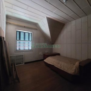 Casa Comercial com 600m², 5 dormitórios, no bairro Rio Branco em Caxias do Sul para Comprar