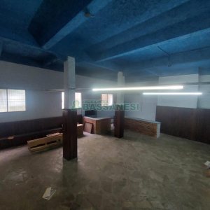 Casa Comercial com 600m², 5 dormitórios, no bairro Rio Branco em Caxias do Sul para Comprar