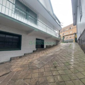 Casa Comercial com 600m², 5 dormitórios, no bairro Rio Branco em Caxias do Sul para Comprar