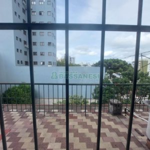 Casa Comercial com 600m², 5 dormitórios, no bairro Rio Branco em Caxias do Sul para Comprar