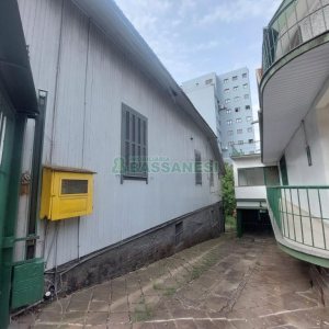 Casa Comercial com 600m², 5 dormitórios, no bairro Rio Branco em Caxias do Sul para Comprar