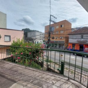 Casa Comercial com 600m², 5 dormitórios, no bairro Rio Branco em Caxias do Sul para Comprar