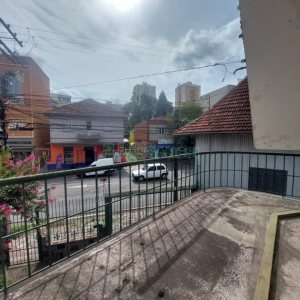 Casa Comercial com 600m², 5 dormitórios, no bairro Rio Branco em Caxias do Sul para Comprar