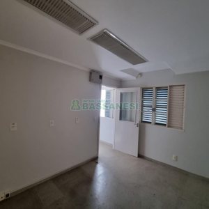 Sala com 61m², no bairro Centro em Caxias do Sul para Alugar ou Comprar
