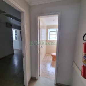 Sala com 61m², no bairro Centro em Caxias do Sul para Alugar ou Comprar