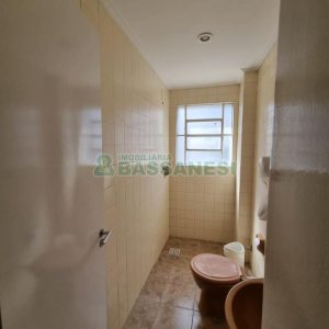 Sala com 61m², no bairro Centro em Caxias do Sul para Alugar ou Comprar