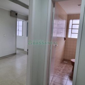 Sala com 61m², no bairro Centro em Caxias do Sul para Alugar