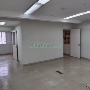 Sala com 61m², no bairro Centro em Caxias do Sul para Alugar