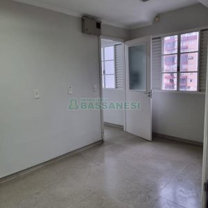 Sala com 61m², no bairro Centro em Caxias do Sul para Alugar