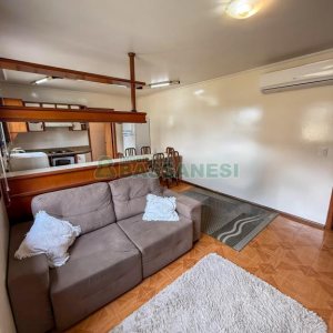 Casa com 389m², 6 dormitórios, no bairro Universitário em Caxias do Sul para Comprar