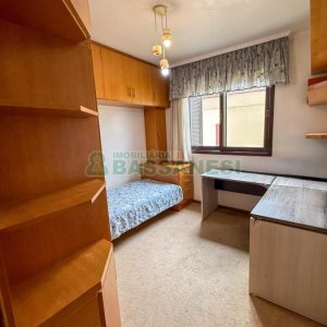 Casa com 389m², 6 dormitórios, no bairro Universitário em Caxias do Sul para Comprar