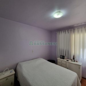 Casa com 389m², 6 dormitórios, no bairro Universitário em Caxias do Sul para Comprar