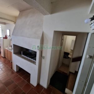 Casa com 389m², 6 dormitórios, no bairro Universitário em Caxias do Sul para Comprar