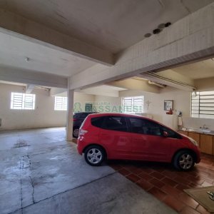 Casa com 389m², 6 dormitórios, no bairro Universitário em Caxias do Sul para Comprar