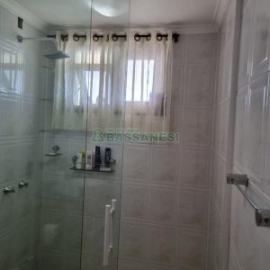 Casa com 389m², 6 dormitórios, no bairro Universitário em Caxias do Sul para Comprar