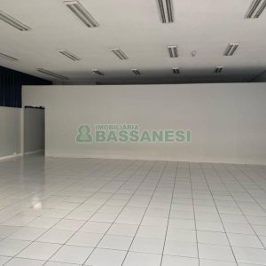 Loja com 192m², no bairro São Pelegrino em Caxias do Sul para Alugar