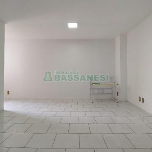 Sala com 39m², no bairro Centro em Caxias do Sul para Comprar