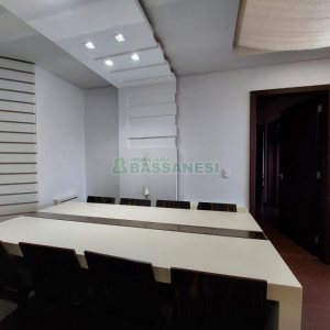 Apto Mobiliado com 100m², 3 dormitórios, 2 vagas, no bairro Pio X em Caxias do Sul para Alugar ou Comprar