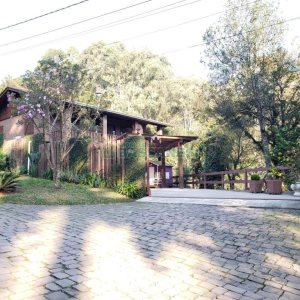 Chácara com 325m², 4 dormitórios, 3 vagas, no bairro Pedancino em Caxias do Sul para Comprar