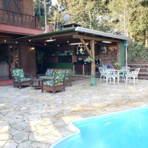 Chácara com 325m², 4 dormitórios, 3 vagas, no bairro Pedancino em Caxias do Sul para Comprar