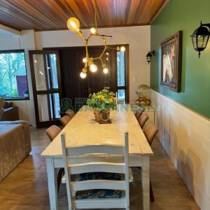 Chácara com 325m², 4 dormitórios, 3 vagas, no bairro Pedancino em Caxias do Sul para Comprar