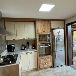 Chácara com 325m², 4 dormitórios, 3 vagas, no bairro Pedancino em Caxias do Sul para Comprar