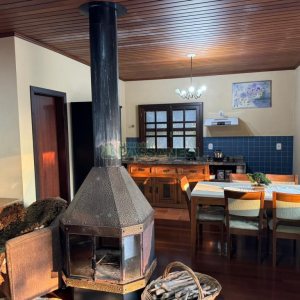 Chácara com 325m², 4 dormitórios, 3 vagas, no bairro Pedancino em Caxias do Sul para Comprar