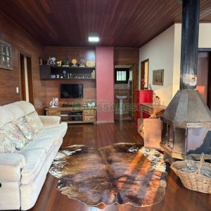 Chácara com 325m², 4 dormitórios, 3 vagas, no bairro Pedancino em Caxias do Sul para Comprar