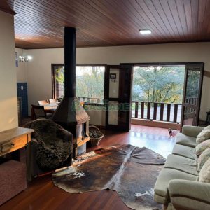 Chácara com 325m², 4 dormitórios, 3 vagas, no bairro Pedancino em Caxias do Sul para Comprar