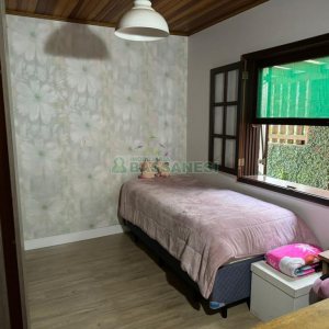 Chácara com 325m², 4 dormitórios, 3 vagas, no bairro Pedancino em Caxias do Sul para Comprar