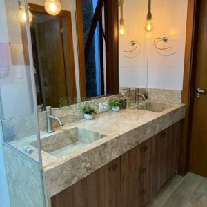 Chácara com 325m², 4 dormitórios, 3 vagas, no bairro Pedancino em Caxias do Sul para Comprar