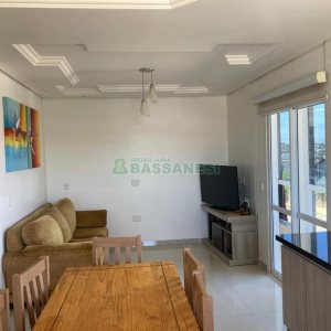 Casa com 403m², 3 dormitórios, 1 vaga, no bairro Charqueadas em Caxias do Sul para Comprar