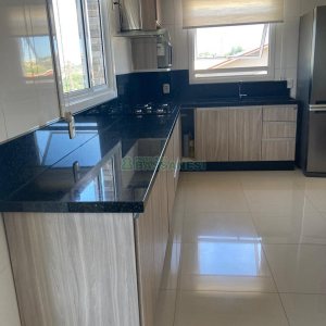 Casa com 403m², 3 dormitórios, 1 vaga, no bairro Charqueadas em Caxias do Sul para Comprar