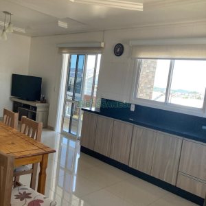Casa com 403m², 3 dormitórios, 1 vaga, no bairro Charqueadas em Caxias do Sul para Comprar