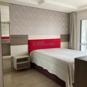 Casa com 403m², 3 dormitórios, 1 vaga, no bairro Charqueadas em Caxias do Sul para Comprar