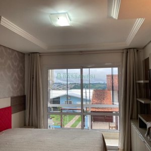 Casa com 403m², 3 dormitórios, 1 vaga, no bairro Charqueadas em Caxias do Sul para Comprar