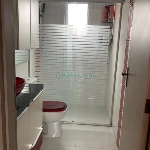 Casa com 403m², 3 dormitórios, 1 vaga, no bairro Charqueadas em Caxias do Sul para Comprar