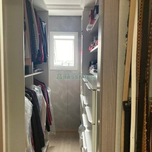 Casa com 403m², 3 dormitórios, 1 vaga, no bairro Charqueadas em Caxias do Sul para Comprar