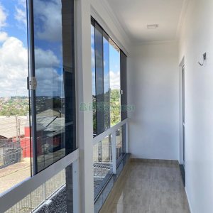 Casa com 403m², 3 dormitórios, 1 vaga, no bairro Charqueadas em Caxias do Sul para Comprar