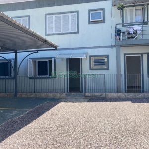 Casa com 403m², 3 dormitórios, 1 vaga, no bairro Charqueadas em Caxias do Sul para Comprar