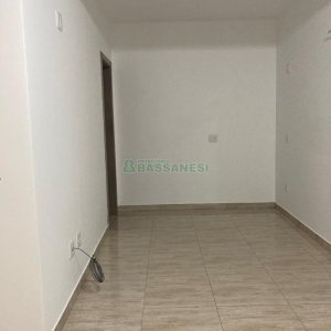 Casa com 403m², 3 dormitórios, 1 vaga, no bairro Charqueadas em Caxias do Sul para Comprar