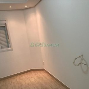 Casa com 403m², 3 dormitórios, 1 vaga, no bairro Charqueadas em Caxias do Sul para Comprar