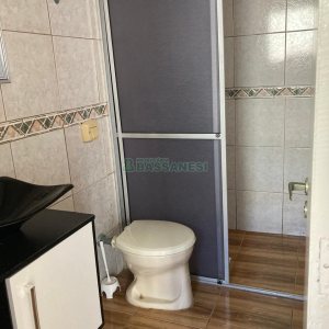 Casa com 403m², 3 dormitórios, 1 vaga, no bairro Charqueadas em Caxias do Sul para Comprar