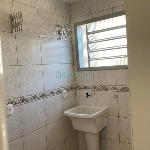 Casa com 403m², 3 dormitórios, 1 vaga, no bairro Charqueadas em Caxias do Sul para Comprar