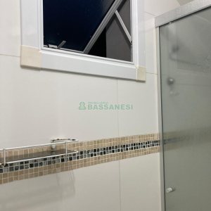 Casa com 403m², 3 dormitórios, 1 vaga, no bairro Charqueadas em Caxias do Sul para Comprar