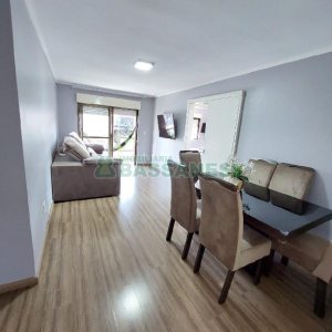 Apto Mobiliado com 80m², 2 dormitórios, 1 vaga, no bairro Sagrada Família em Caxias do Sul para Alugar