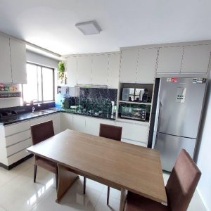 Apto Mobiliado com 80m², 2 dormitórios, 1 vaga, no bairro Sagrada Família em Caxias do Sul para Alugar