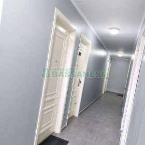 Apto Mobiliado com 80m², 2 dormitórios, 1 vaga, no bairro Sagrada Família em Caxias do Sul para Alugar